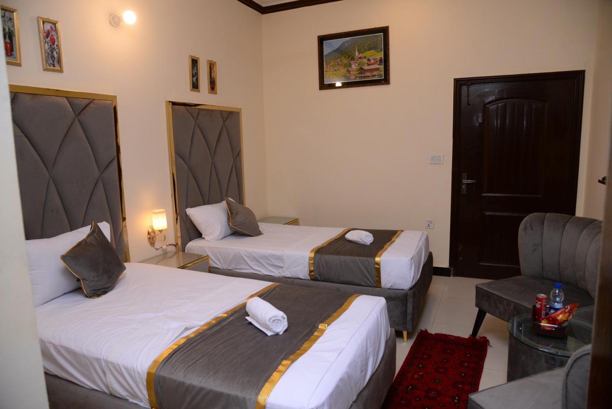 Go Room Hotel לאהור מראה חיצוני תמונה