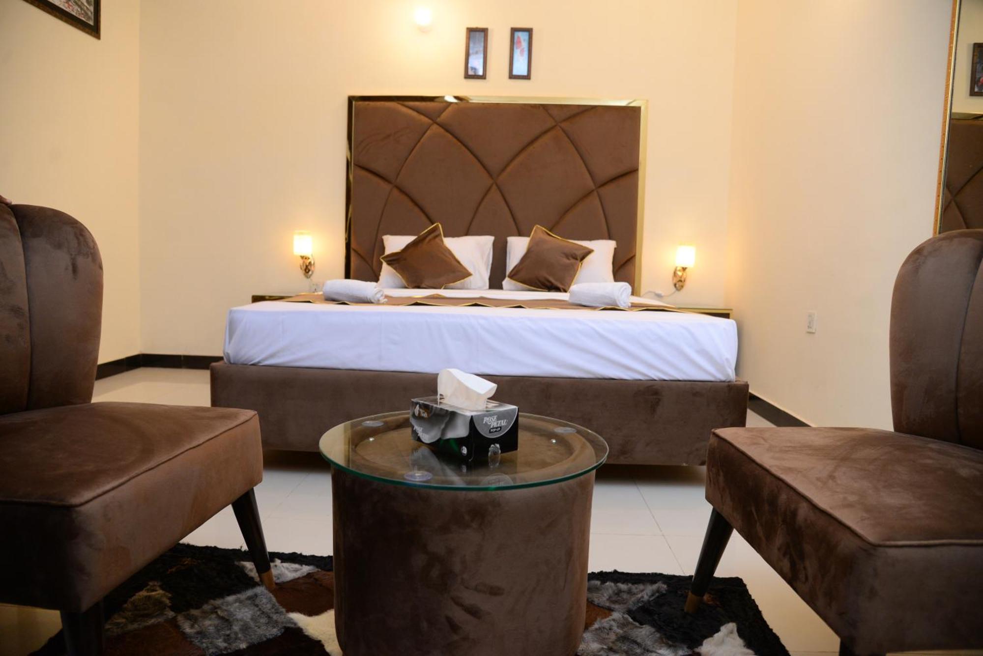 Go Room Hotel לאהור מראה חיצוני תמונה
